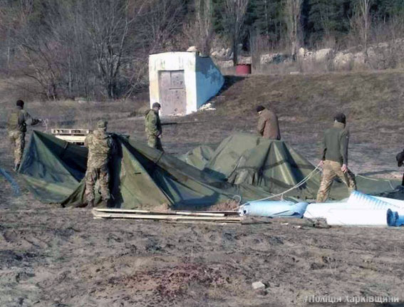 В Купянске (Харьковская область) участники блокады оккупированного Донбасса вынуждены были свернуть "редут" из протестную позицию местных жителей. 