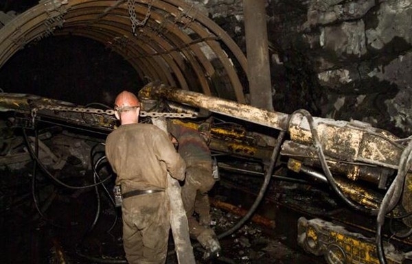 Во Львовской области на шахте №10 "Степная" ОАО "Львовуголь" прогремел взрыв, что привело к обвалу горной породы. 