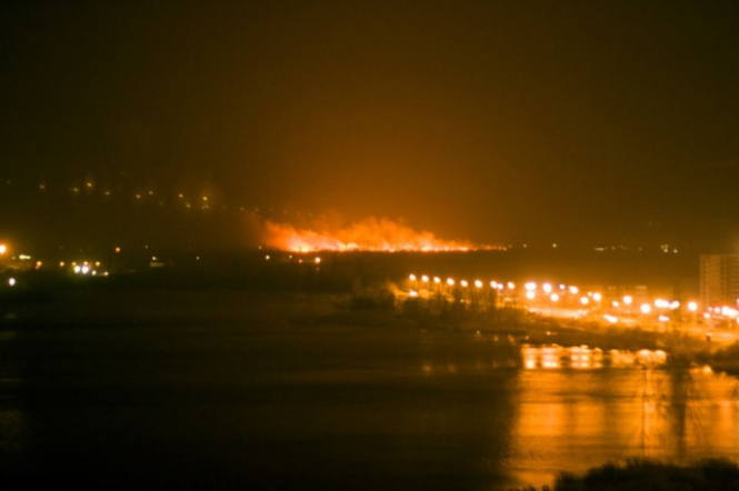 Под Киевом возник  большой пожар, который видно жителям столицы. 