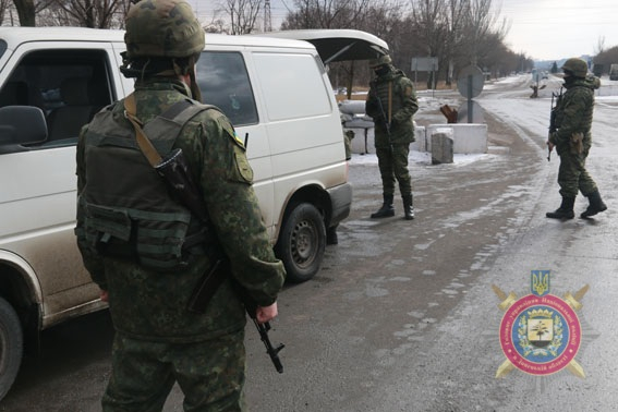 Полиция Донецкой области до конца проведения антитеррористической операции ограничила ввоз любого огнестрельного оружия на территорию области. 