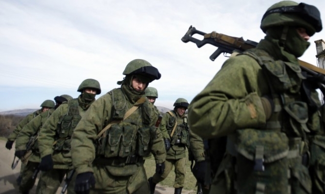 Российские артиллерийские подразделения армейского корпуса и морская пехота провели в Крыму учения с выполнением стрельб. 