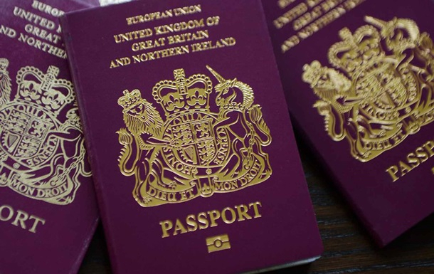 Правительство Великобритании собирается выделить 490 000 000 фунтов стерлингов на изменение дизайна и изготовление новых паспортов после выхода страны из ЕС. 