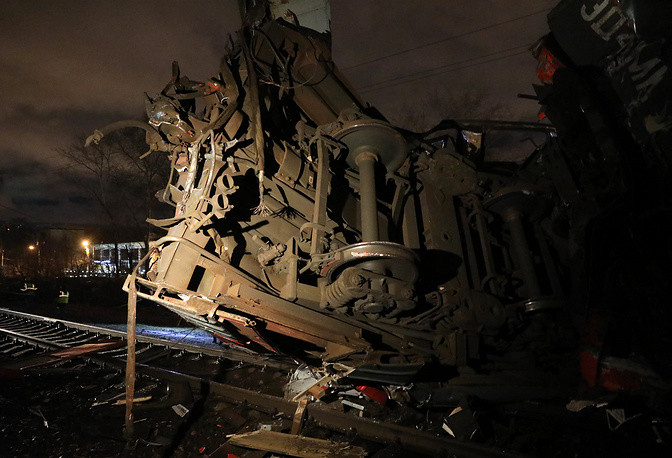 Вечером 8 апреля на западе Москвы столкнулись пассажирский поезд и электричка, в результате чего пострадало более 30 человек. 