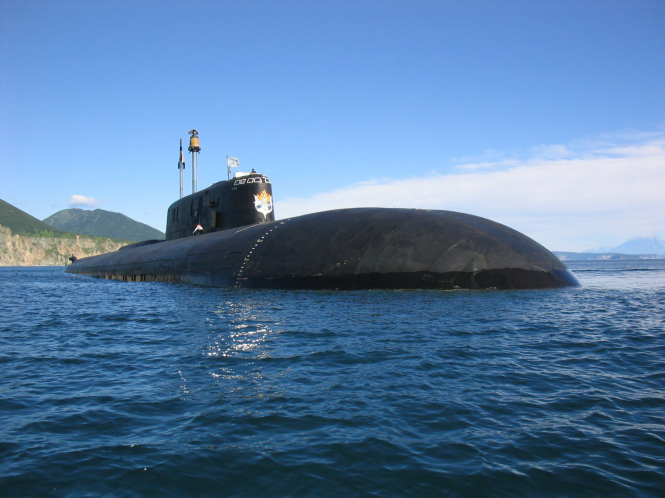 Национальные вооруженные силы Латвии заявляют, что две подводные лодки ВМС РФ были замечены в экономической зоне республики примерно в 10 км от государственной границы. 