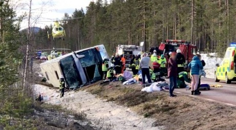 В воскресенье, 2 апреля, на юго-западе Швеции произошло серьезное ДТП с участием автобуса со школьниками. 