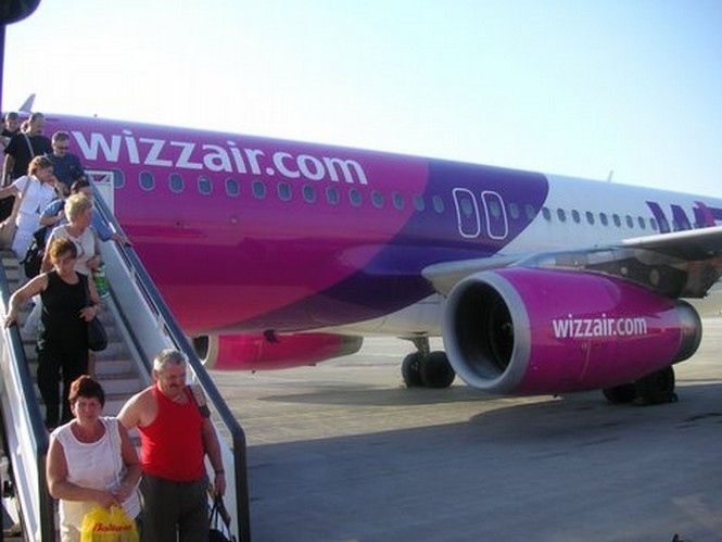 13 апреля лоукост авиакомпания Wizz Air начала выполнять рейсы из Международного аэропорта Львов им. Даниила Галицкого по новому маршруту во Вроцлав (Польша). 