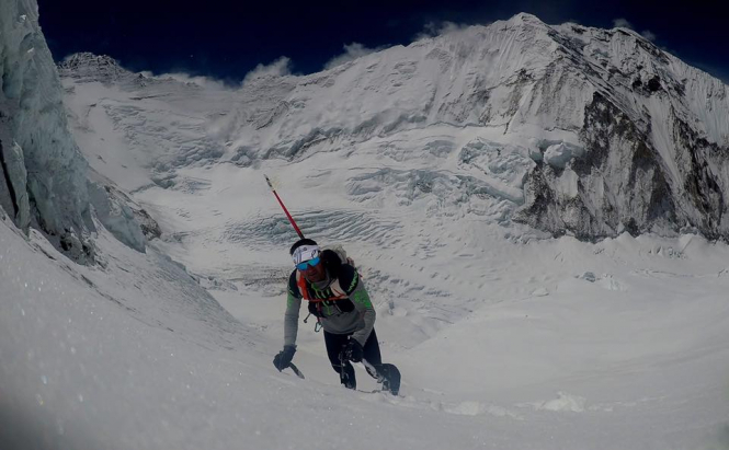 На Эвересте во время акклиматизации погиб известный швейцарский альпинист-рекордсмен Ули Штек. 