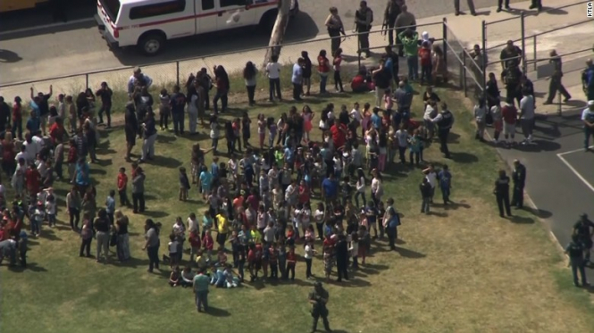В городе Сан-Бернардино (штат Калифорния, США) произошла стрельба в начальной школе, в результате чего, по предварительным данным, 4 человека пострадали 
