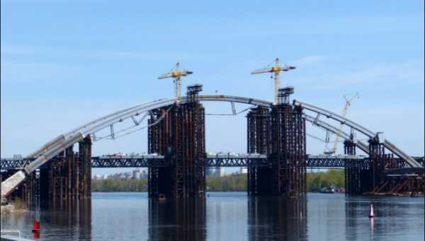Киевская администрация выявила нарушения на 129 миллионов гривен в заключенных контрактах на строительство Подольско-Воскресенского моста. 