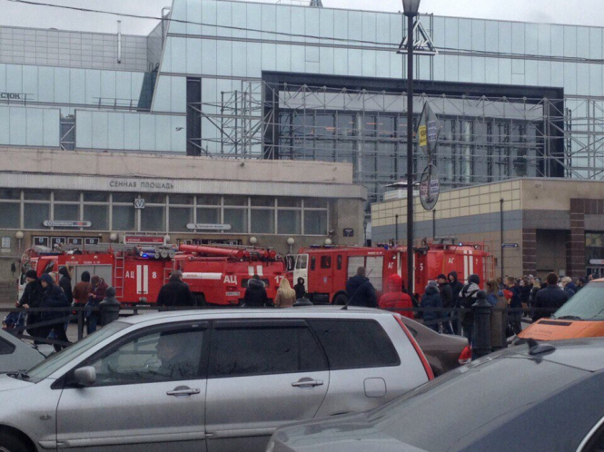 Во время взрыва в метро Санкт Петербурга пострадали как минимум 10 человек. 
