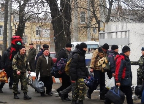 Верховная Рада внесла изменения в закон "О воинской обязанности и военной службе", которыми освободила полицию от розыска уклонистов от военной службы. 