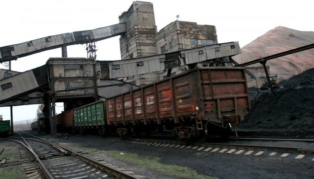В субботу к забастовке горняков нескольких шахт Криворожского железорудного комбината (КЖРК) присоединились горняки шахты "Артем-1" группы АрселорМиттал. 