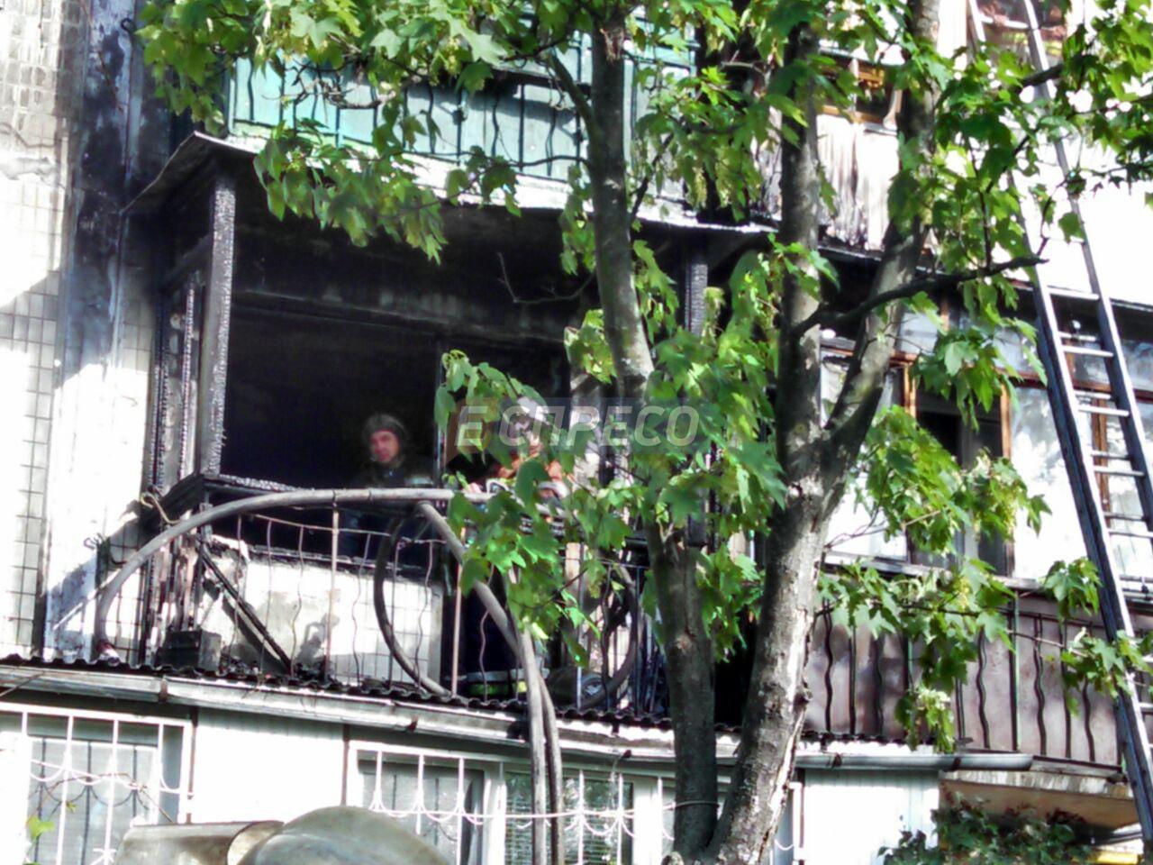 В Днепровском районе Киева, на улице Шалетт, из-за окурка сгорели три квартиры. 