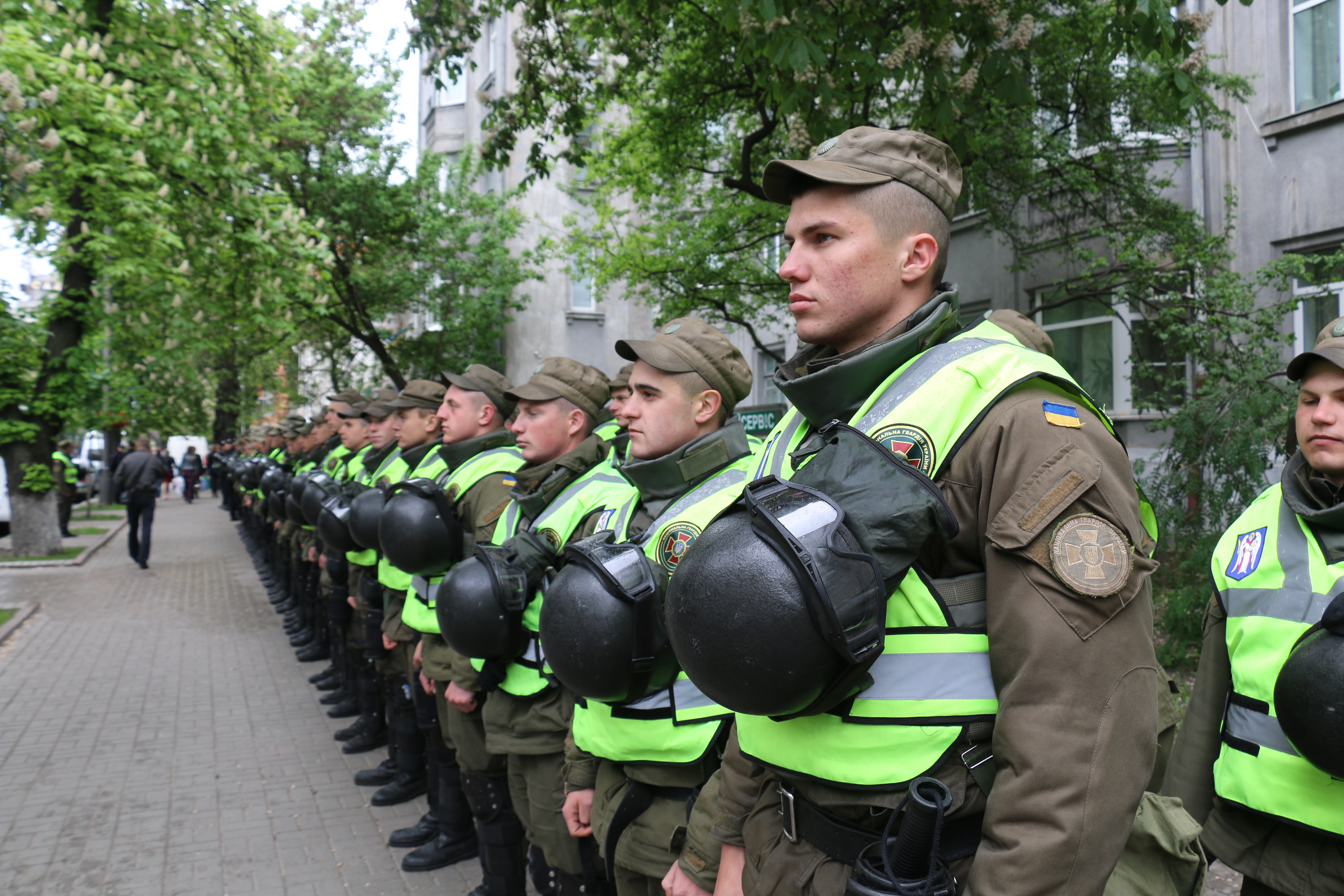 Во время акций по случаю Дня победы над нацизмом во Второй мировой войне 50 человек были задержаны, 8 правоохранителей и 15 участников акций получили телесные повреждения. 