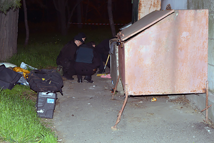 В Одессе на Привокзальной площади, в районе Куликова поля полиция обнаружила рюкзак со взрывчаткой. 
