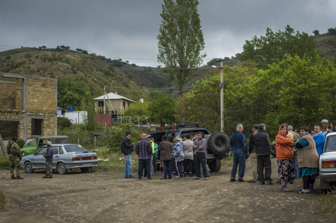 Задержанный в понедельник, 8 мая, в аннексирована Крыму крымского татарина Сервера Тороза российские силовики увезли в Краснодар. 