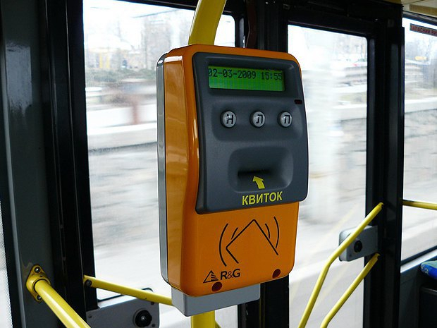 В Украине вступил в силу закон о введении автоматизированной системы учета оплаты проезда в городском пассажирском транспорте. 