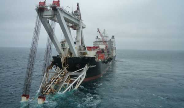 В Черном море 7 мая началось строительство газопровода "Турецкий поток", который пройдет с России в Турцию. 