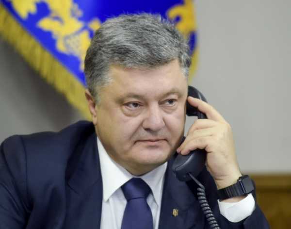 Президент Украины Петр Порошенко по инициативе израильской стороны провел телефонный разговор с премьер-министром Израиля Биньямином Нетаньяху. 