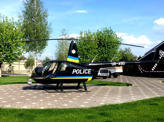 Правоохранители для охраны общественного порядка будут использовать три специально укомплектованные современным оборудованием автомобили и вертолет. 