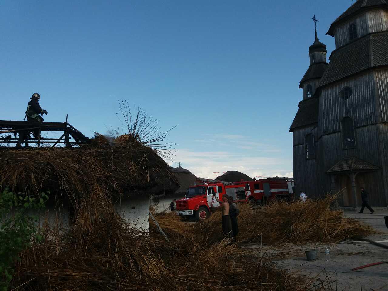 8 мая на острове Хортица в историческом комплексе Запорожская Сечь вспыхнул огонь. 