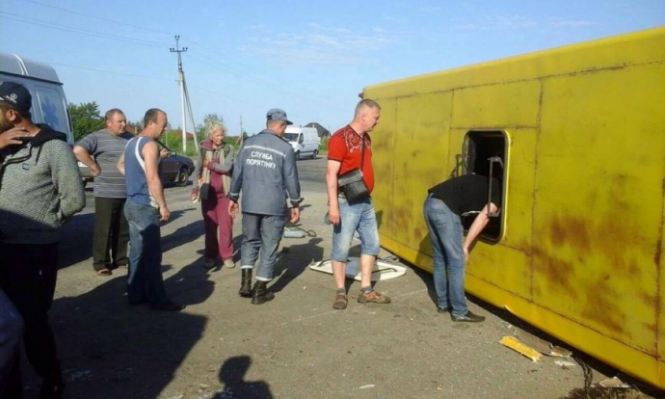 В Запорожской области маршрутка столкнулась с автобусом, в результате чего травмированы 32 человека. 