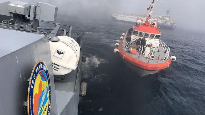 К побережью Турции прибило три ящика с боеприпасами с затонувшего после столкновения с гражданским судном под флагом Того российского корабля "Лиман". 