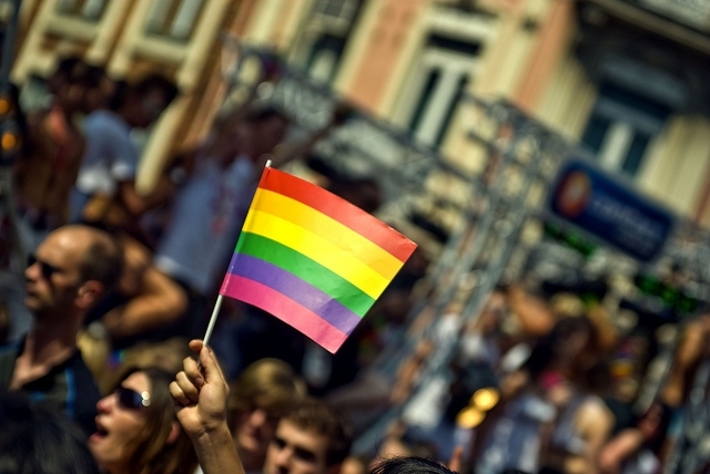 Сегодня, 6 мая, в Запорожье состоялся флешмоб в поддержку толерантного отношения к людям, который пытались разогнать. 