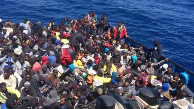 С начала 2017 года более 70 тысяч беженцев прибыли в Европу, пересекая Средиземное море. 