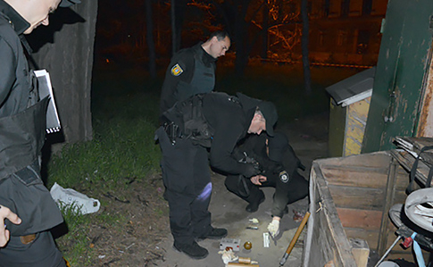 В Одессе на Привокзальной площади, в районе Куликова поля полиция обнаружила рюкзак со взрывчаткой. 