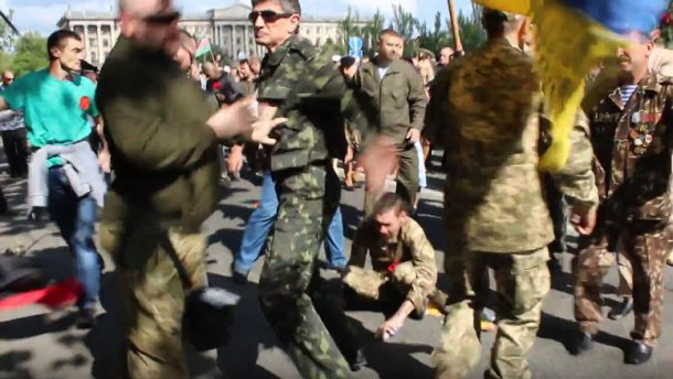 В Николаеве по дороге к мемориалу десантникам Ольшанского между представителями патриотических организаций и воинами Афганистана произошла драка. 