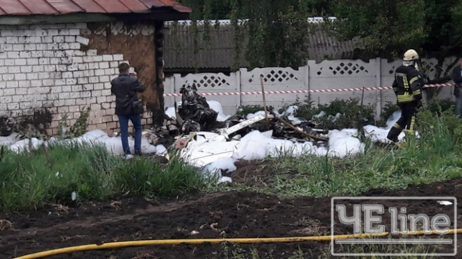В Черниговской области в районе аэродрома "Певцы" разбился одноместный самолет "Cessna-172". 