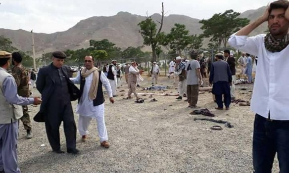 В столице Афганистана Кабуле во время похорон произошли три взрыва, в результате чего погибли около 15 человек. 