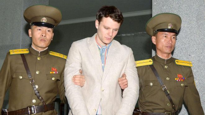 Американский студент Отто Вормбир, которого 17 месяцев держали в тюрьме КНДР, умер в США через неделю после возвращения. 