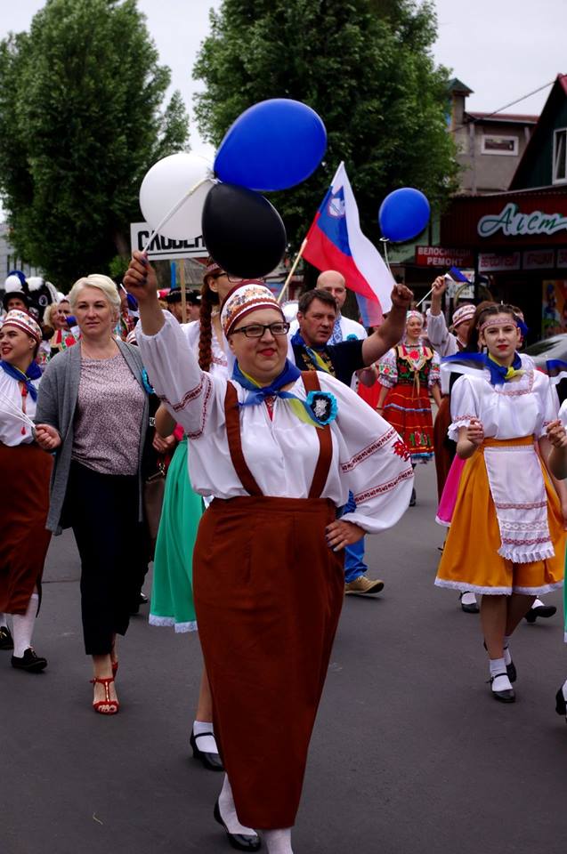 Празднование Дня Европы в Донецкой области перенесли из-за гибели в мае четырех жителей Авдеевки вследствие обстрилу11 июня, в первый день вступления в силу безвизового режима между Украиной и Европейским Союзом в городе Покровск Донецкой области отпраздновали День Европы.... 