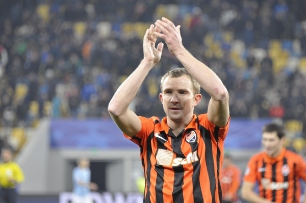 Центральный защитник "Шахтера" Александр Кучер официально покидает донецкий клуб. 