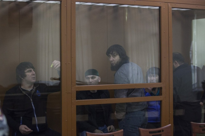 В Московском окружном военном суде коллегия присяжных признала экс-офицера чеченского батальона «Север» Заура Дадаева, а также 4 его сообщников, виновным в убийстве в 2015 году оппозиционера Бориса Немцова. 