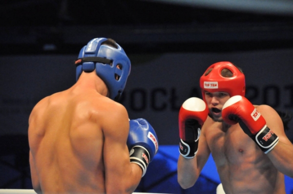 Украинский спортсмен Виталий Дубина выиграл "золото" Всемирных Игр на соревнованиях по кикбоксингу в весовой категории до 71 кг. 
