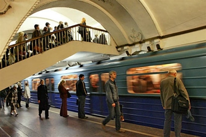 С субботы, 15 июля, в Киеве повышается стоимость проезда в метро и наземном общественном транспорте. 