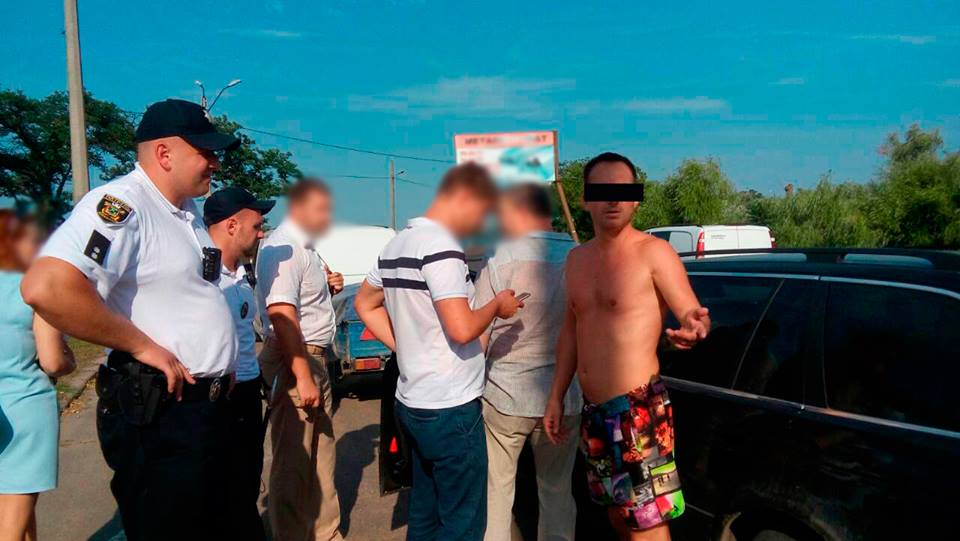 Сотрудники полиции в Николаевской области 28 июля задержали 47-летнего гражданина Германии, который изготовлял фото порнографического характера. 
