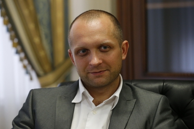 Если депутат Максим Поляков не наденет электронный браслет, внесенный им залог взыщут в доход государства, а ему грозит еще одно уголовное дело. 