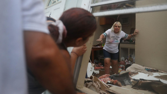 В результате урагана "Харви", обрушившегося на юго-восточное побережье США, погибли три человека. 