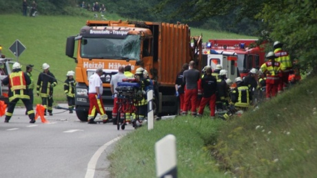 На юге Германии произошло дорожно-транспортное происшествие, в результате которого погибли пять человек. 
