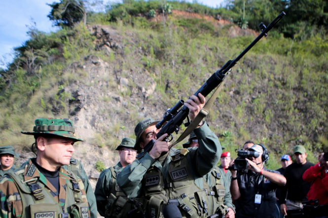 У суботу, 26 серпня, у Венесуелі провели загальнонаціональні навчання збройних сил, під час яких мирних жителів закликали приєднатися до резервних підрозділів для захисту від можливого нападу США. 