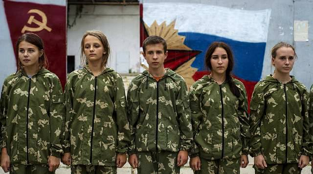 В некоторых школах в подконтрольном российским боевикам Луганске с 1 сентября мальчики будут учиться в школе отдельно от девочек. 