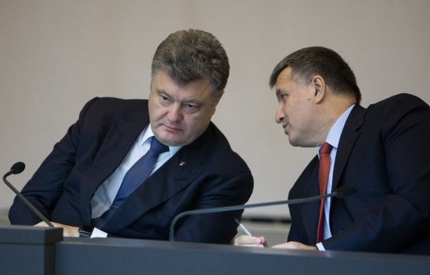 22 августа под время рабочей поездки Президента Украины Петра Порошенко в Харьковскую область на телефон СБУ поступило сообщение о подготовке покушения на него. 
