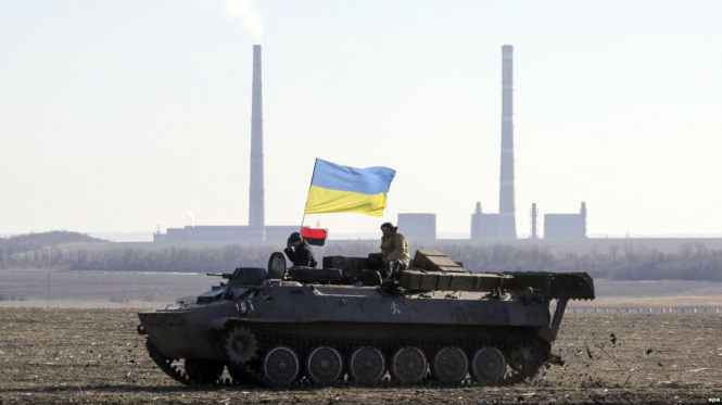 Пророссийские боевики во вторник трижды обстреливали украинские позиции. 