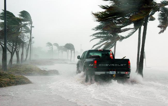 Под удар мощнейшего за последние годы атлантического урагана "Ирма" попал юг штата Флорида - острова архипелага Флорида-Кис, а также населенные пункты в районе залива Тампа. 