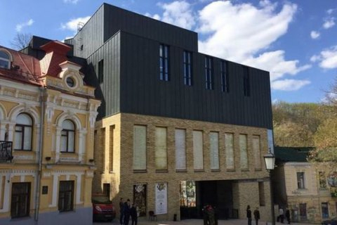 Государственная архитектурно-строительная инспекция позволила ввести в эксплуатацию Театр на Подоле. 