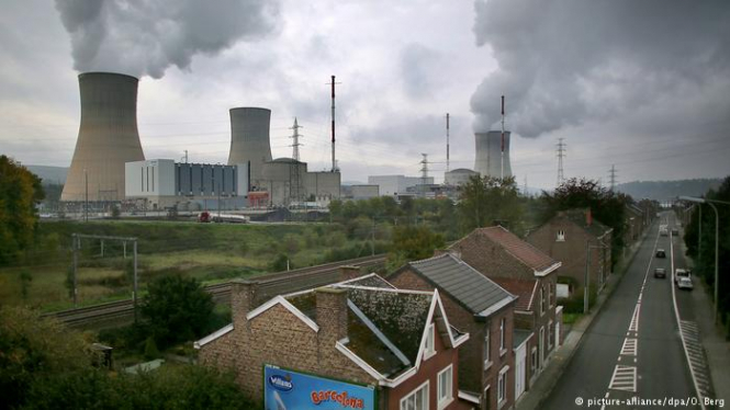 Жителям города Аахен и трех соседних районов на западе Германии раздают таблетки с йодом в случае аварии на бельгийской АЭС. 